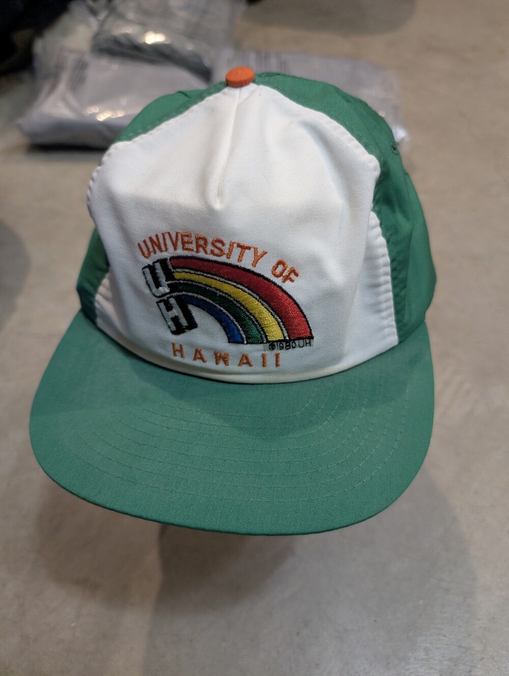VTG 80s University of Hawaii Adult Rainbow Logo Cap Green & White Flaws Snapback